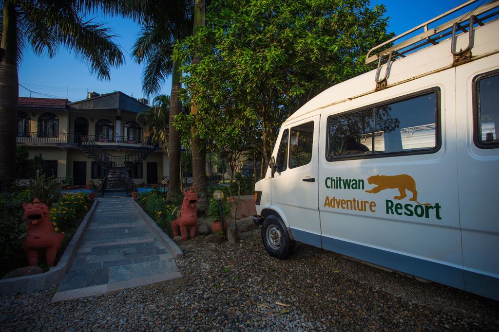 Chitwan Adventure Resort Sauraha Kültér fotó
