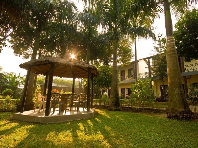 Chitwan Adventure Resort Sauraha Kültér fotó