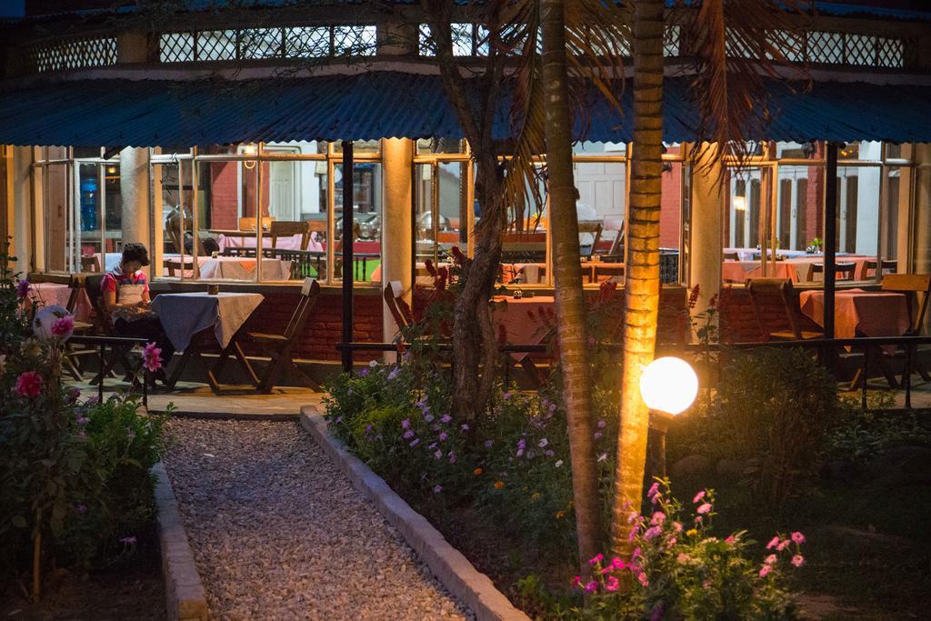 Chitwan Adventure Resort Sauraha Kültér fotó