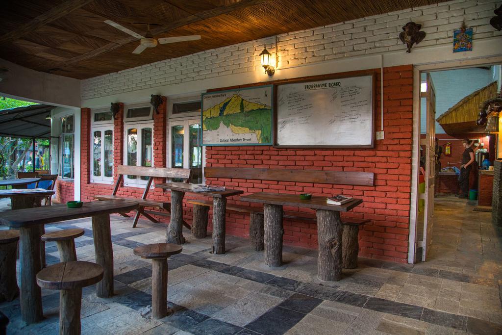 Chitwan Adventure Resort Sauraha Kültér fotó