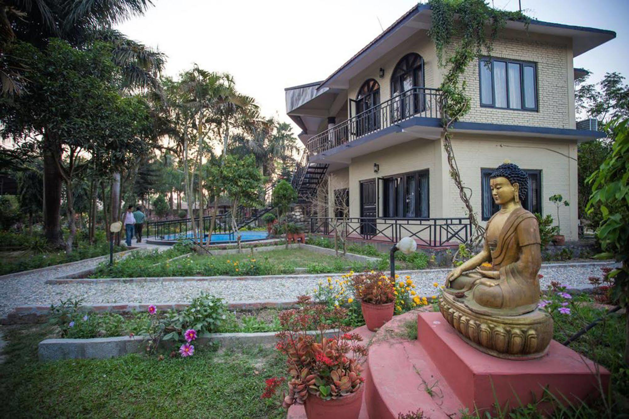 Chitwan Adventure Resort Sauraha Kültér fotó
