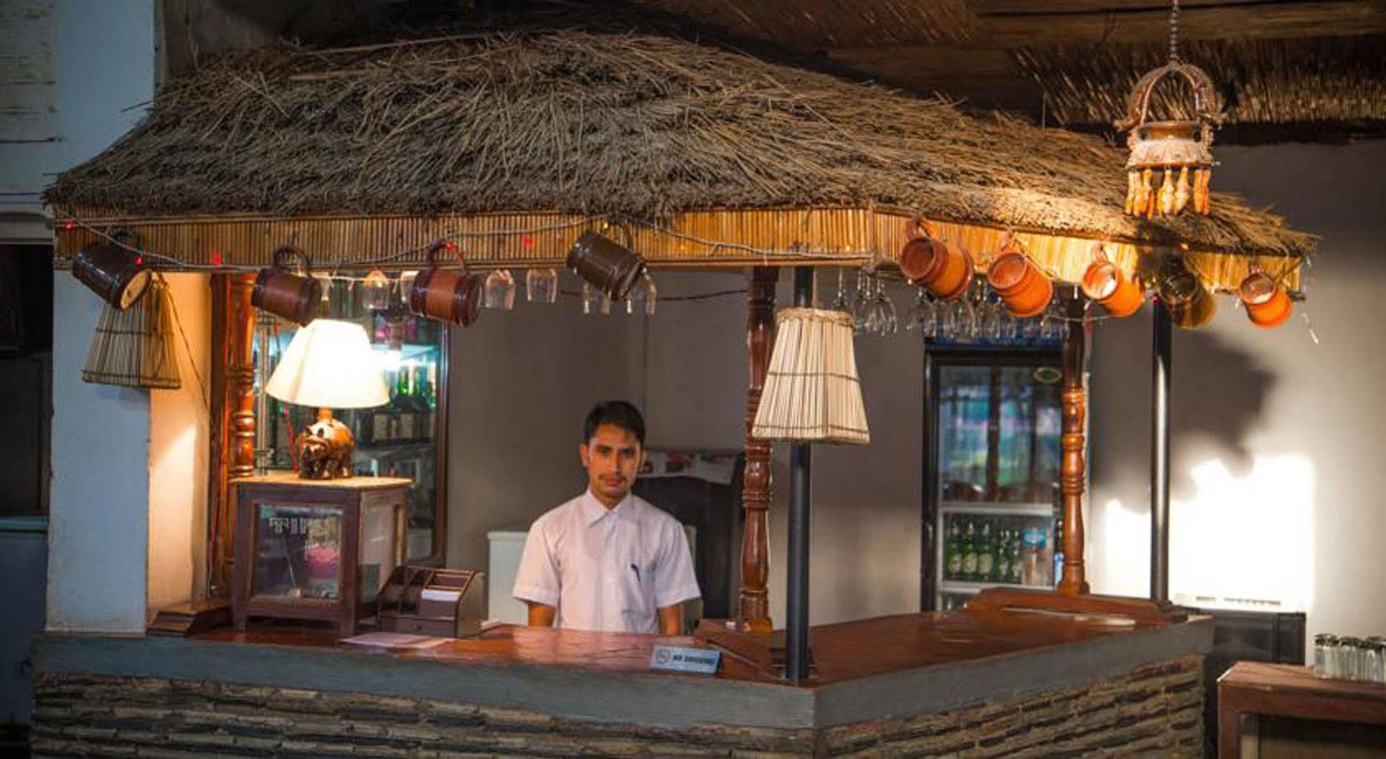 Chitwan Adventure Resort Sauraha Kültér fotó